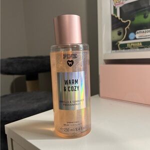 PINK Warm & Cozy Shimmer Mist